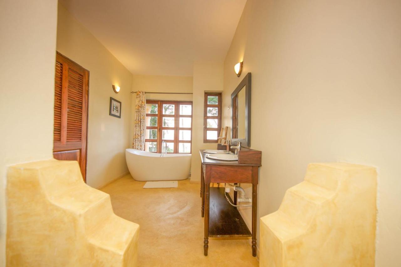Brovad Sands Lodge Kalangala ภายนอก รูปภาพ