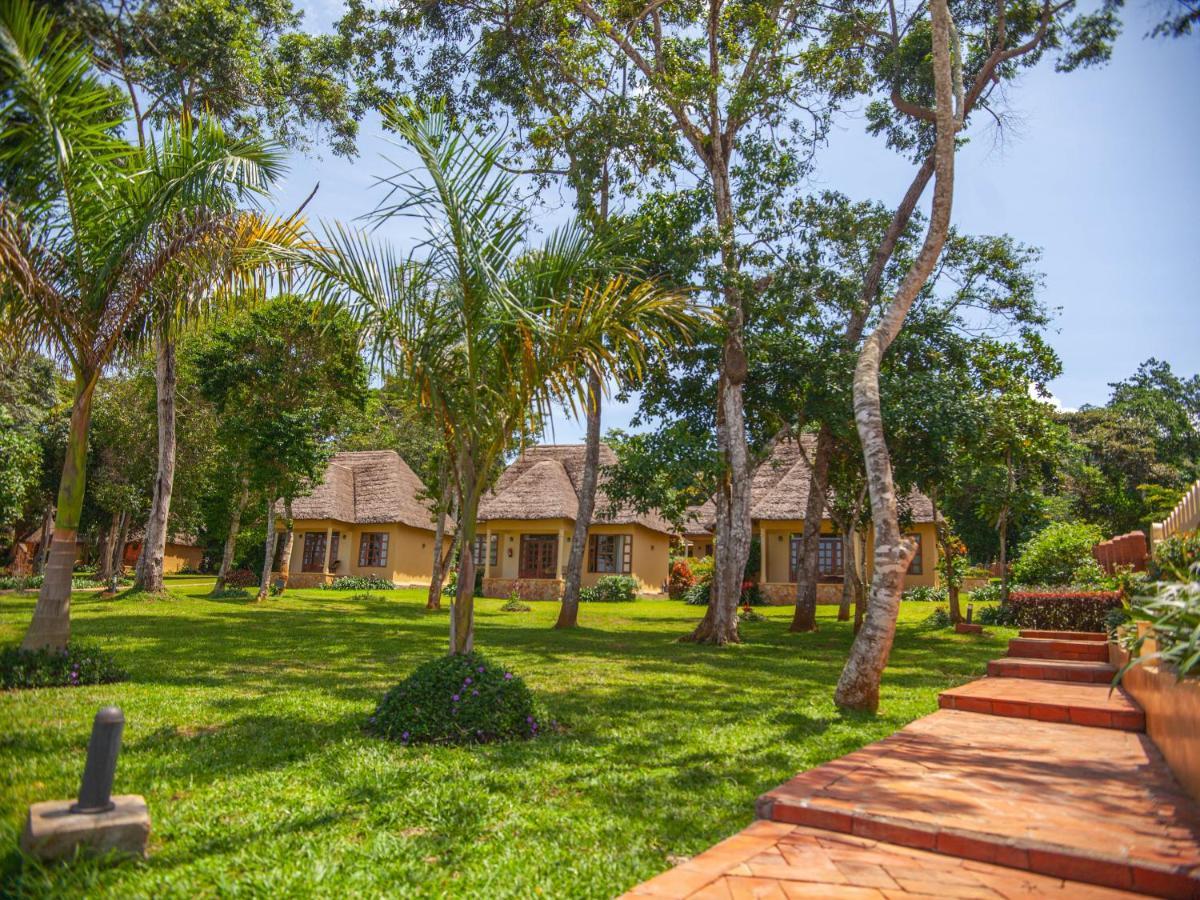 Brovad Sands Lodge Kalangala ภายนอก รูปภาพ